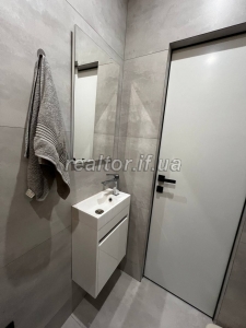 Prodazh_prostoroyi_kvartyry_v_novomu_zhytlovomu_kompleksi_po_vulytsi_Vysochana__23720_39_1745392584.jpeg