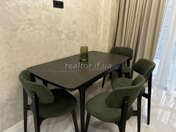 Prodazh_prostoroyi_kvartyry_z_avtorskym_yevroremontom_v_novomu_ta_suchasnomu_zhytlovomu_kompleksi_Family_Plaza_23705_13_1744711600.jpeg