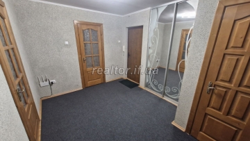 Prodazh_prostoroyi_kvartyry_z_meblyamy_ta_tekhnikoyu_po_vulytsi_Pasichna_23722_15_1745401014.jpeg