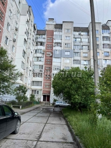 Продаж просторої квартири з ремонтом та індивідуальним опаленням по вулиці 24 серпня
