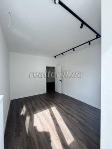 Prodazh_prostoroyi_kvartyry_z_remontom_v_tsentri_mista_po_vulytsi_Belvederska_23716_8_1744797975.jpeg