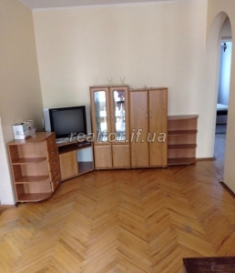 Sale of three bedroom apartment in the center on the street Dniester