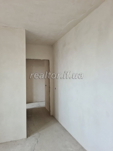 Sale of a three-room apartment in a rented house on Khimikiv Street