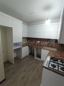 Sale of a large 1-room apartment with renovation and kitchen furniture