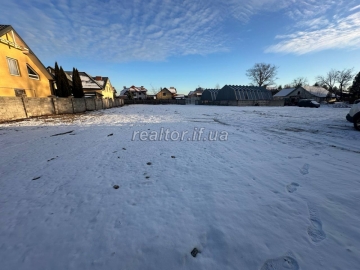 Prodazh_velykoyi_dilyanky_pravylnoyi_formy_v_peredmisti_Ivano-Frankivska_23520_1_1736939031.jpeg