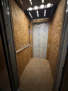 Продаж зданого пентхауса з власною великою терасою в центрі Івано-Франківська