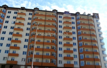 Простора і сонячна квартира