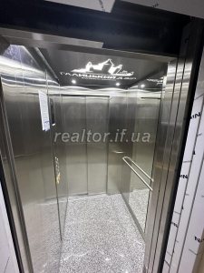Prostora_i_svitla_kvartyra_v_samomu_tsentri_mista_23002_8_1714479260.jpeg