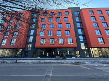 Prostora_kvartyra_v_klubnomu_malopoverkhovomu_zdanomu_budynku_23674_17_1742576036.jpeg