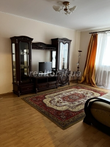 Prostora_trykimnatna_kvartyra_v_tsentri_mista_vulytsya_Mikhnovskoho_23709_2_1744787726.jpeg