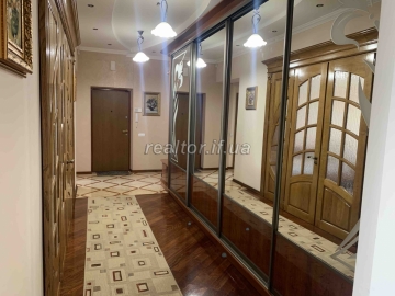 Rozkishna_2-kimnatna_kvartyra_z_dyzainerskym_remontom_u_prestyzhnomu_raioni_23274_0_1725975474.jpeg