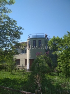 Терміново продам дачу біля міського озера