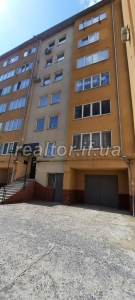 Urgently for sale one-bedroom apartment of large area in a rented house with all communications