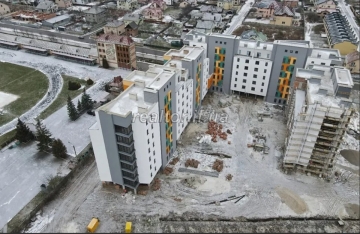 Трехкомнатная квартира в жилом комплексе Краковский