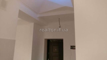 Im Stadtzentrum verkaufe ich ein Apartment-Studio