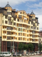 Large apartment deposited in the house in the city center