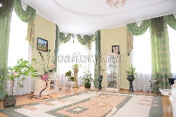 Much of the two-tier Elite apartment in the center of the street Grushevskogo