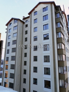 A large apartment in the central part of the city in the building at the stage of delivery on the Independence Street of the Maizli district