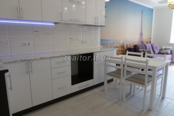 Gemütliche Wohnung in einem neuen Wohnhaus mit Mobiliar