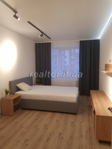 Rent an elite apartment in the city center on the street Melnik
