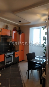 I will rent a nice two-room apartment in the city center on Khotynska Street