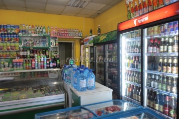 Ein aktiver Lebensmittelladen in Pasekna wird vermietet