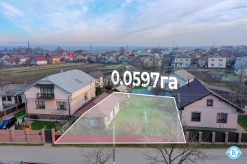 Земельна ділянка під житлове будівництво по центральній дорозі