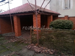 Жилий будинок 15 хв до центру