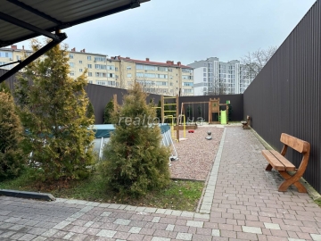 Zruchne_roztashuvannya_ta_prostir_dvokimnatna_kvartyra_na_druhomu_poversi_23477_11_1733150699.jpeg