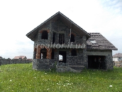 Будинок в Клузеві з керамзітоблоків