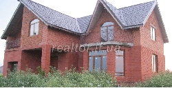 Verkauft eine Villa in den Vororten von Iwano-Frankiwsk