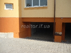Продається трьох рівневий таунхаус по вулиці Миру