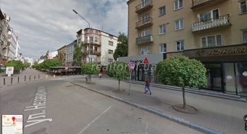 The apartment is next to the hundred-meter renovated street of Independence