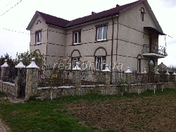 Продається особняк під ключ в с. Клузів