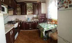 простора квартира в хорошому мікрорайоні