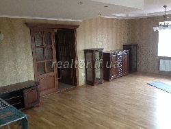Велика квартира в центрі міста в будинку клубного типу по вулиці Шопена